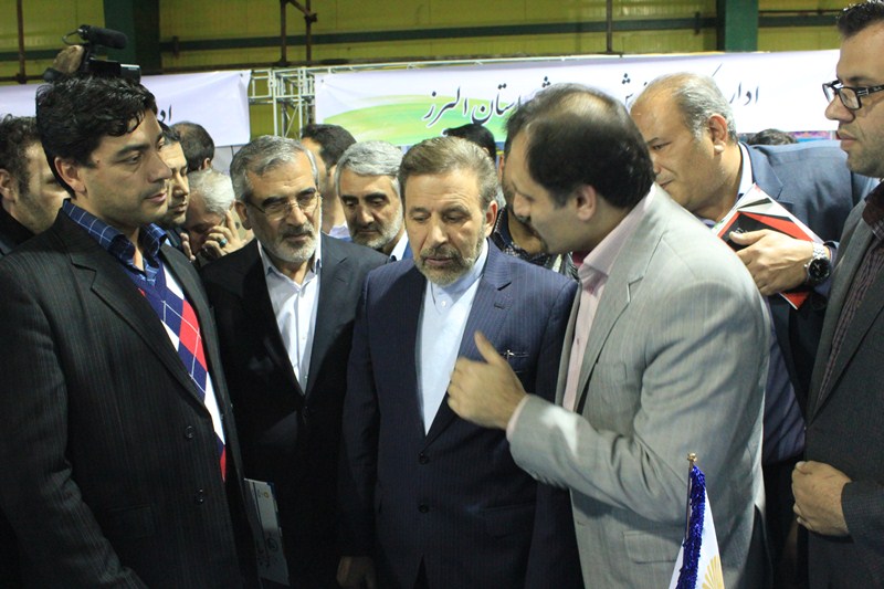 وزیر ارتباطات و فناوری اطلاعات از غرفه پیام نور البرز بازدید کرد